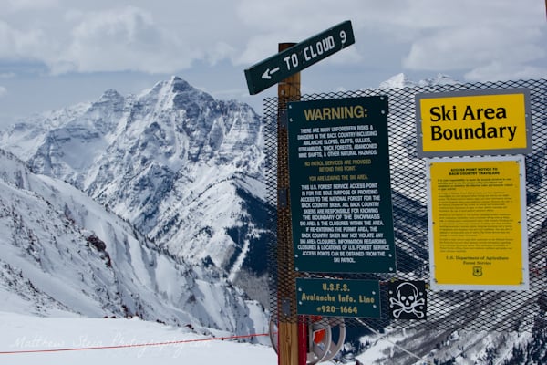 Ski boundary area warning signs